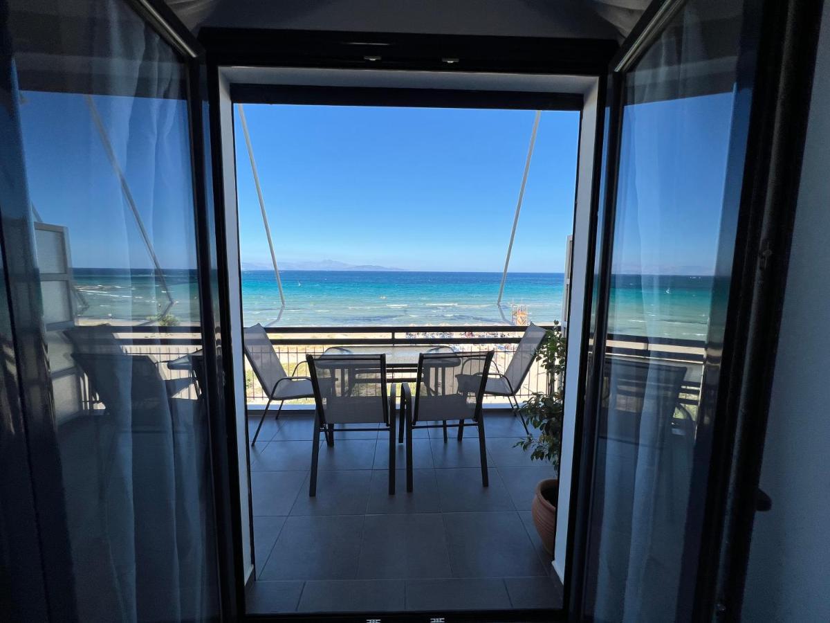 Medora By The Sea Near Airport Apartment Artemida  Exterior photo